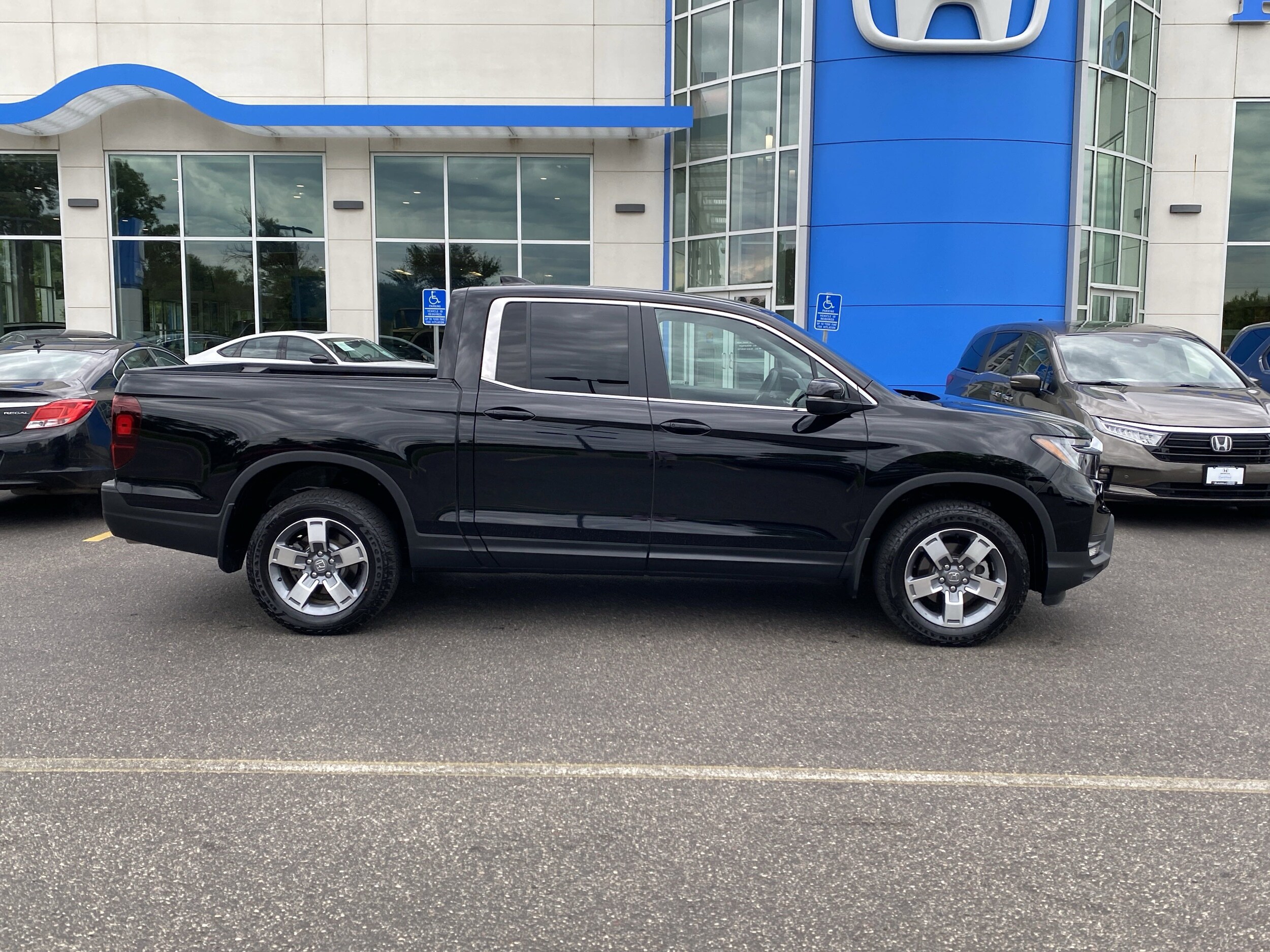 2025 Honda Ridgeline RTL photo 4
