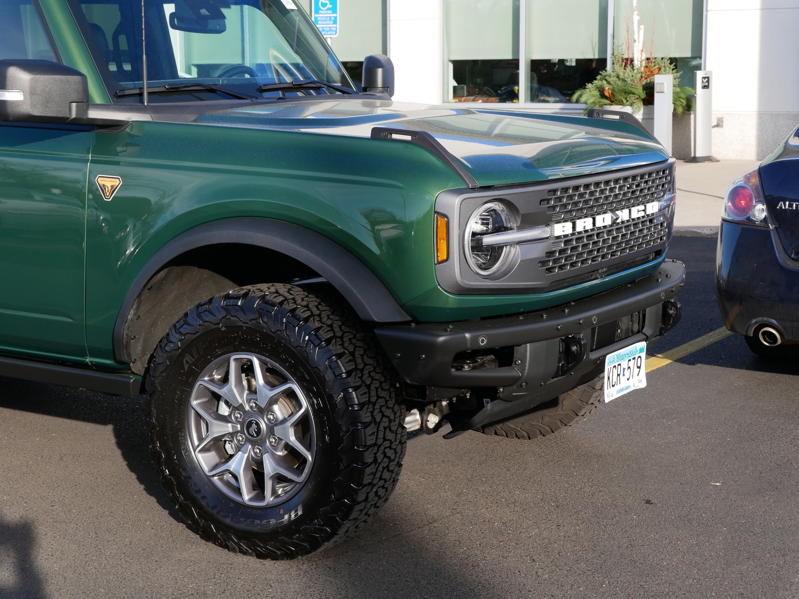 Used 2022 Ford Bronco 4-Door Badlands with VIN 1FMEE5DH5NLB83482 for sale in Saint Paul, MN