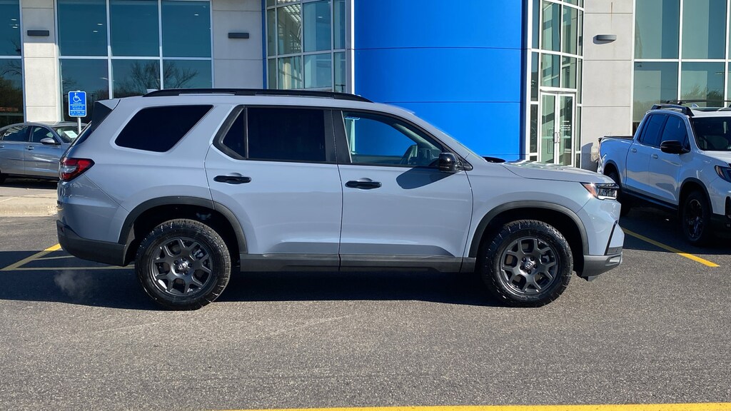 Used 2025 Honda Pilot TrailSport TrailSport AWD