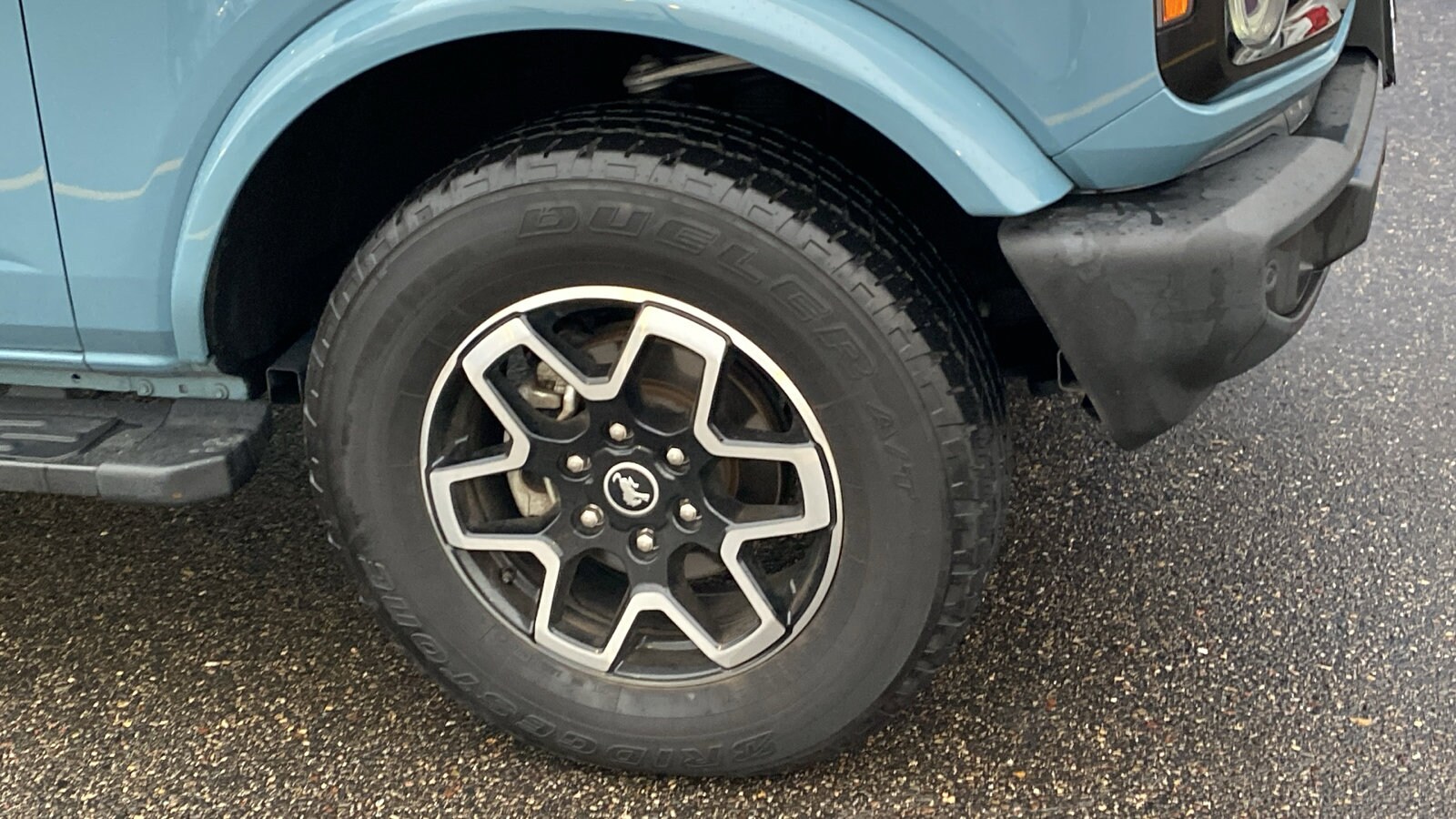 2023 Ford Bronco Outer Banks photo 3