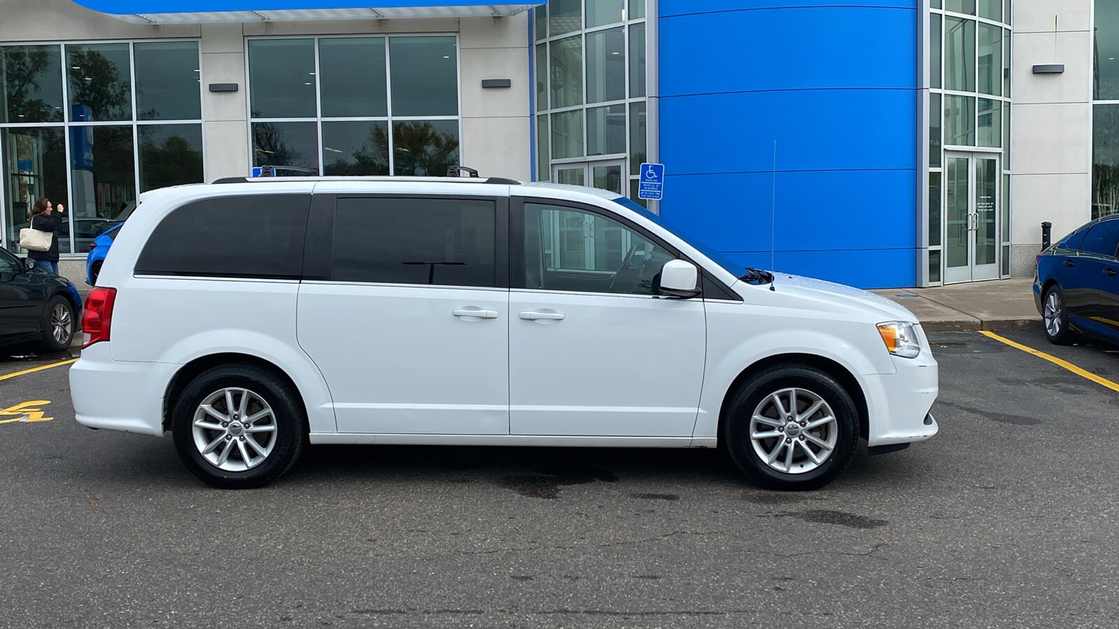 2020 Dodge Grand Caravan SXT photo 4