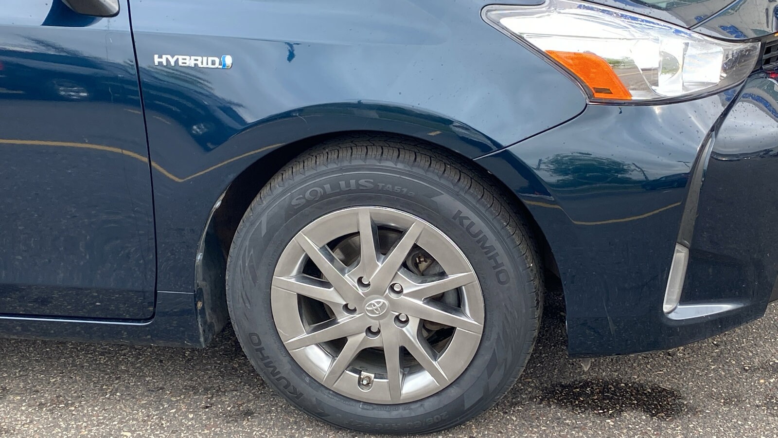 2017 Toyota Prius V Two photo 3