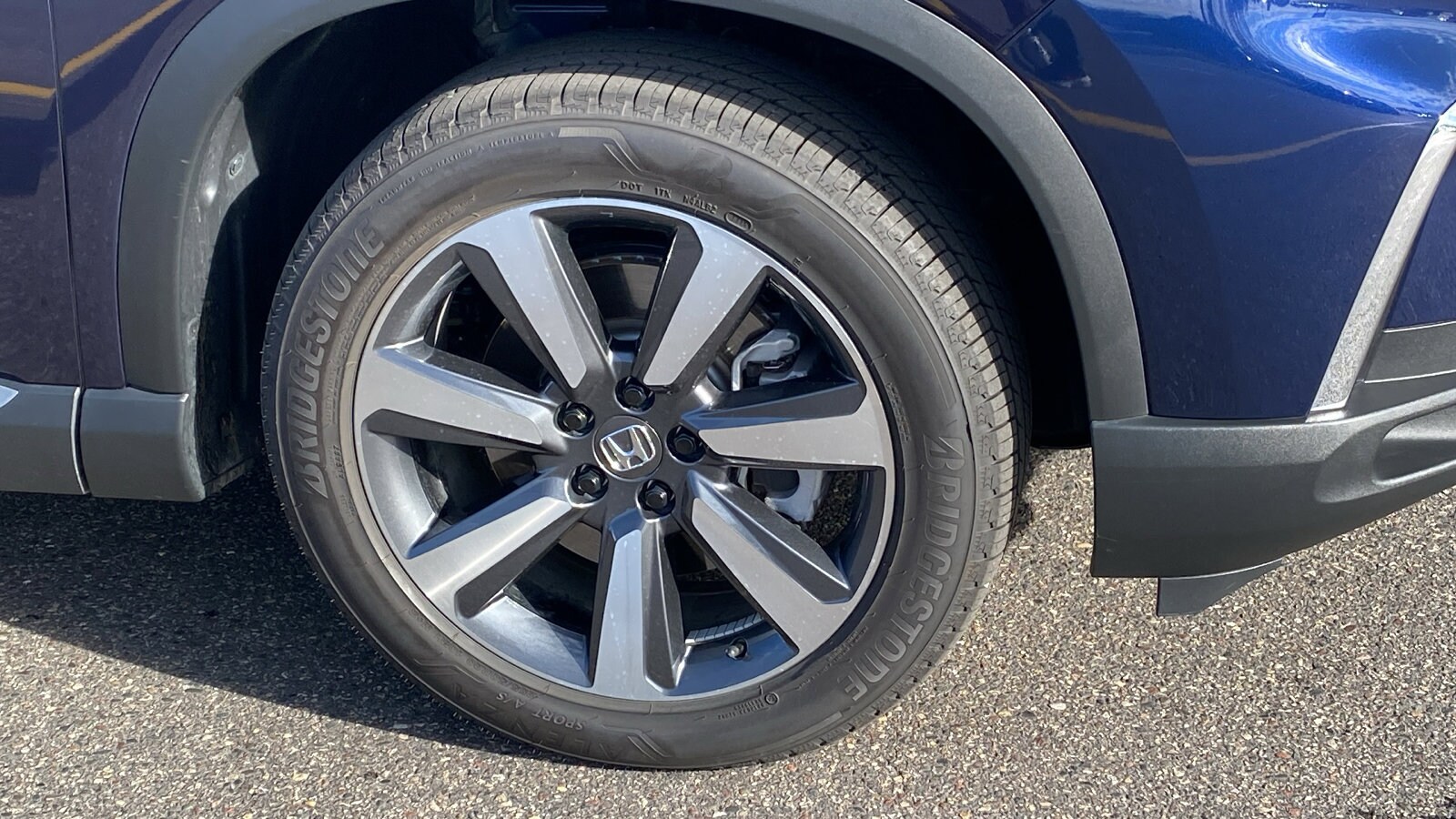 2025 Honda Pilot Touring photo 2