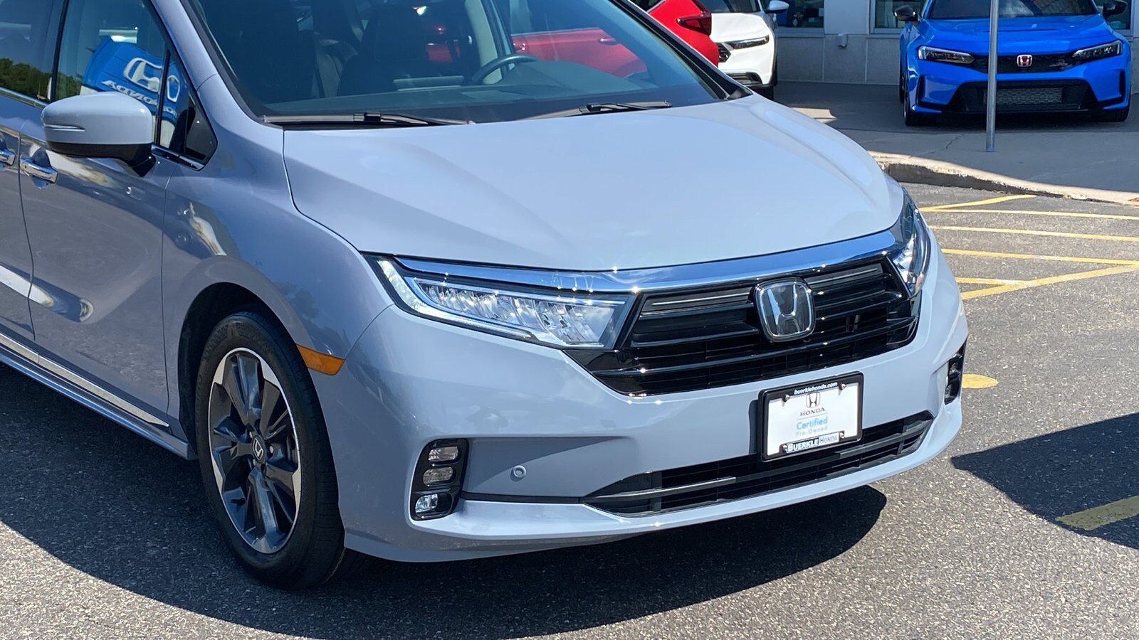 2023 Honda Odyssey Elite photo 2
