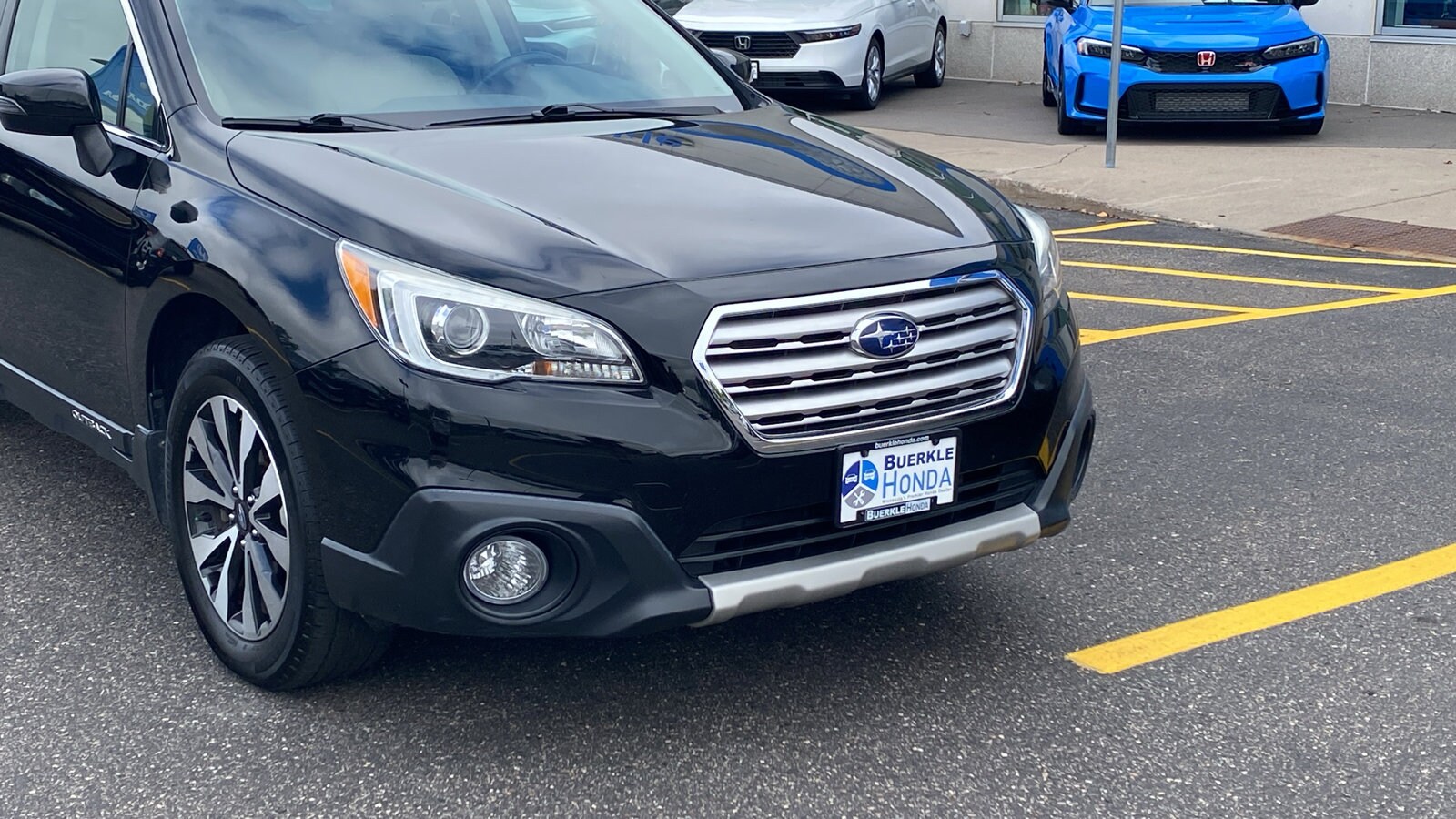 2016 Subaru Outback 3.6R Limited photo 2