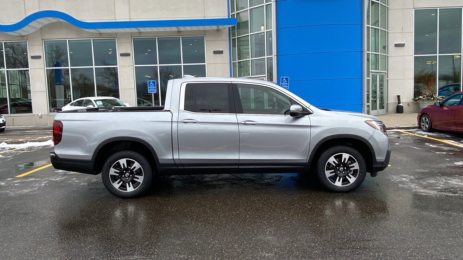 2020 Honda Ridgeline RTL photo 4