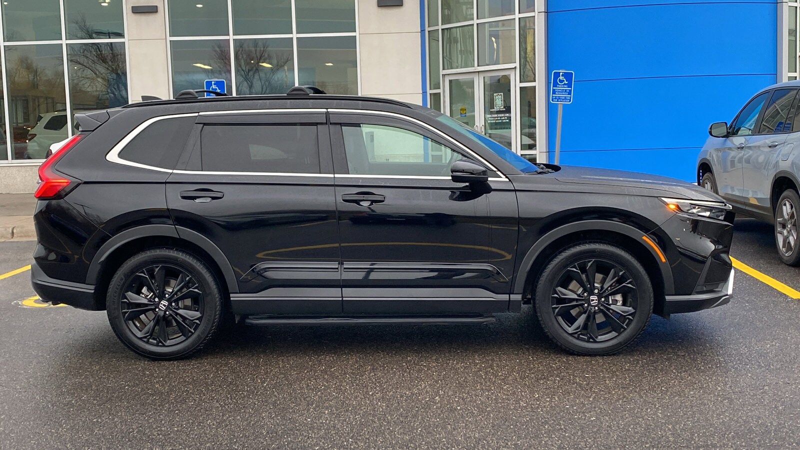 2025 Honda CR-V Hybrid Sport Touring photo 4