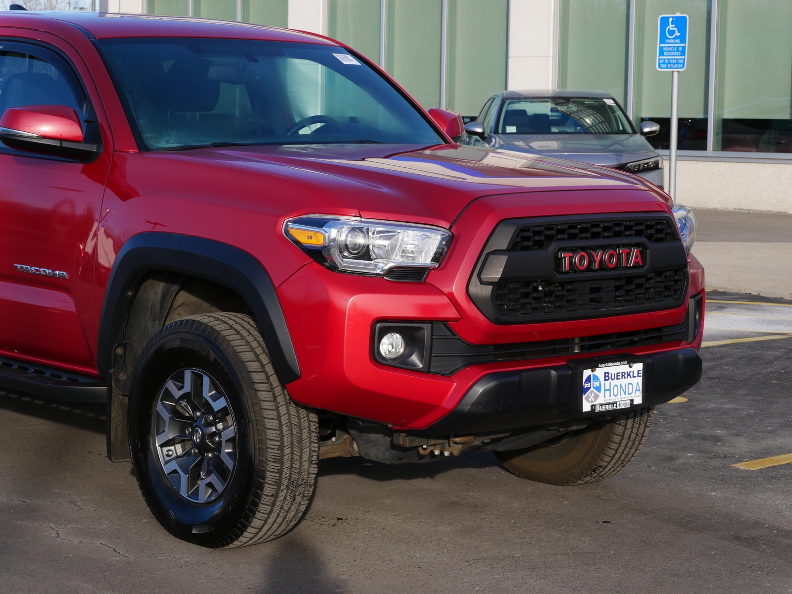 Used 2017 Toyota Tacoma TRD Off Road with VIN 3TMCZ5AN6HM057077 for sale in Saint Paul, Minnesota