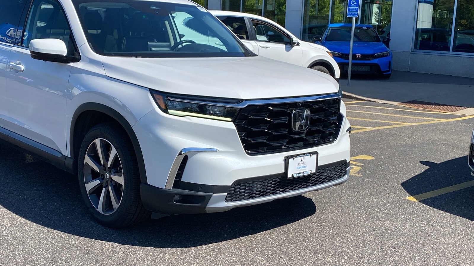 2023 Honda Pilot Elite photo 2