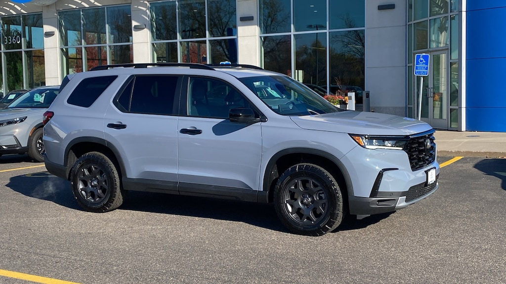Used 2025 Honda Pilot TrailSport TrailSport AWD