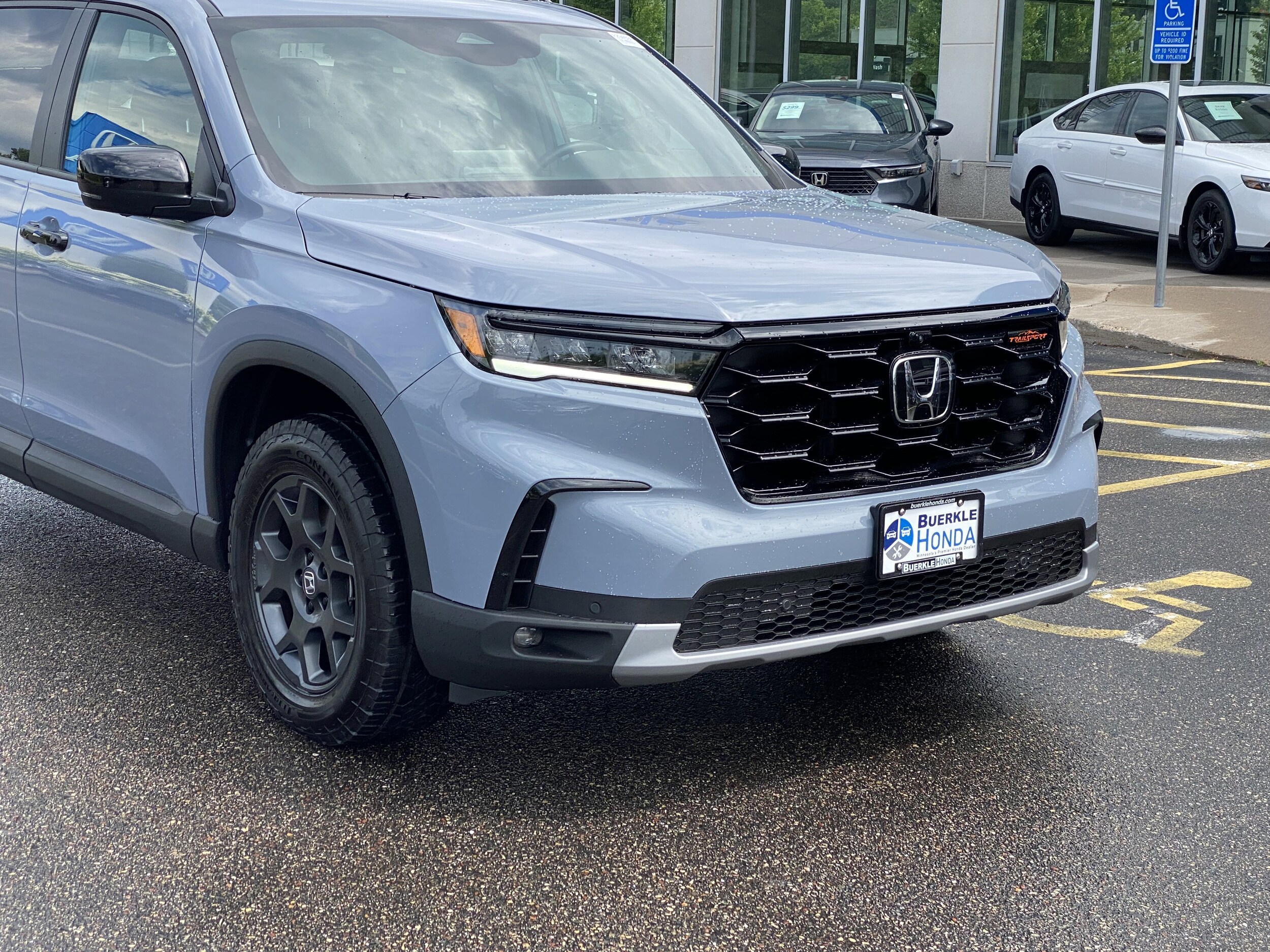 2024 Honda Pilot TrailSport photo 2