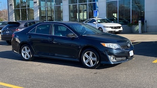 2014 Toyota Camry SE Sedan