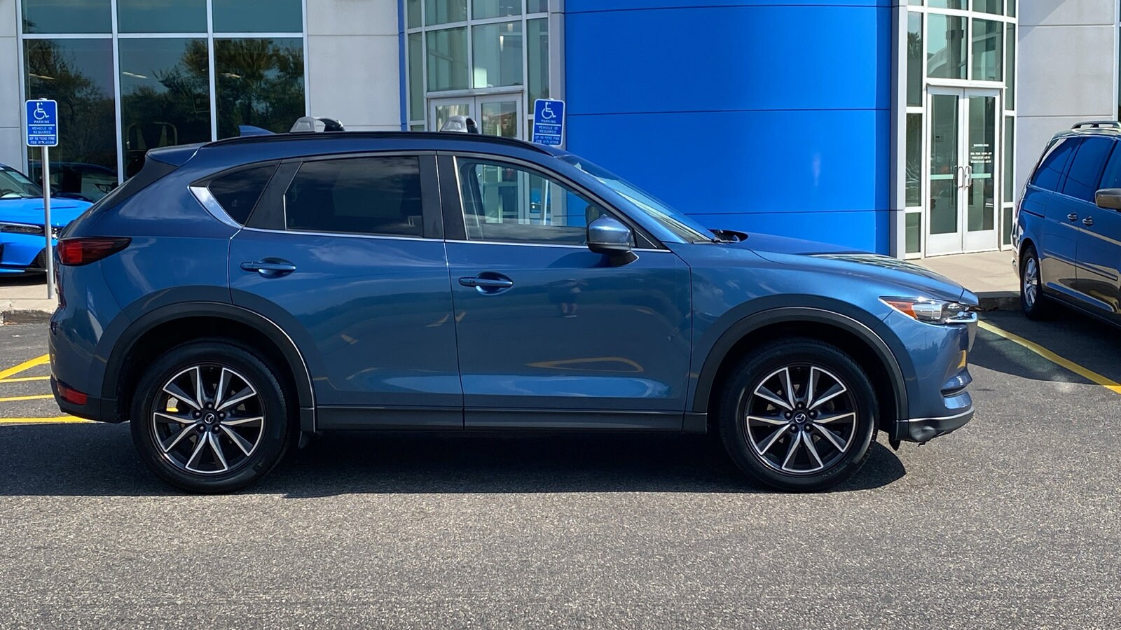 2018 Mazda CX-5 Touring photo 4