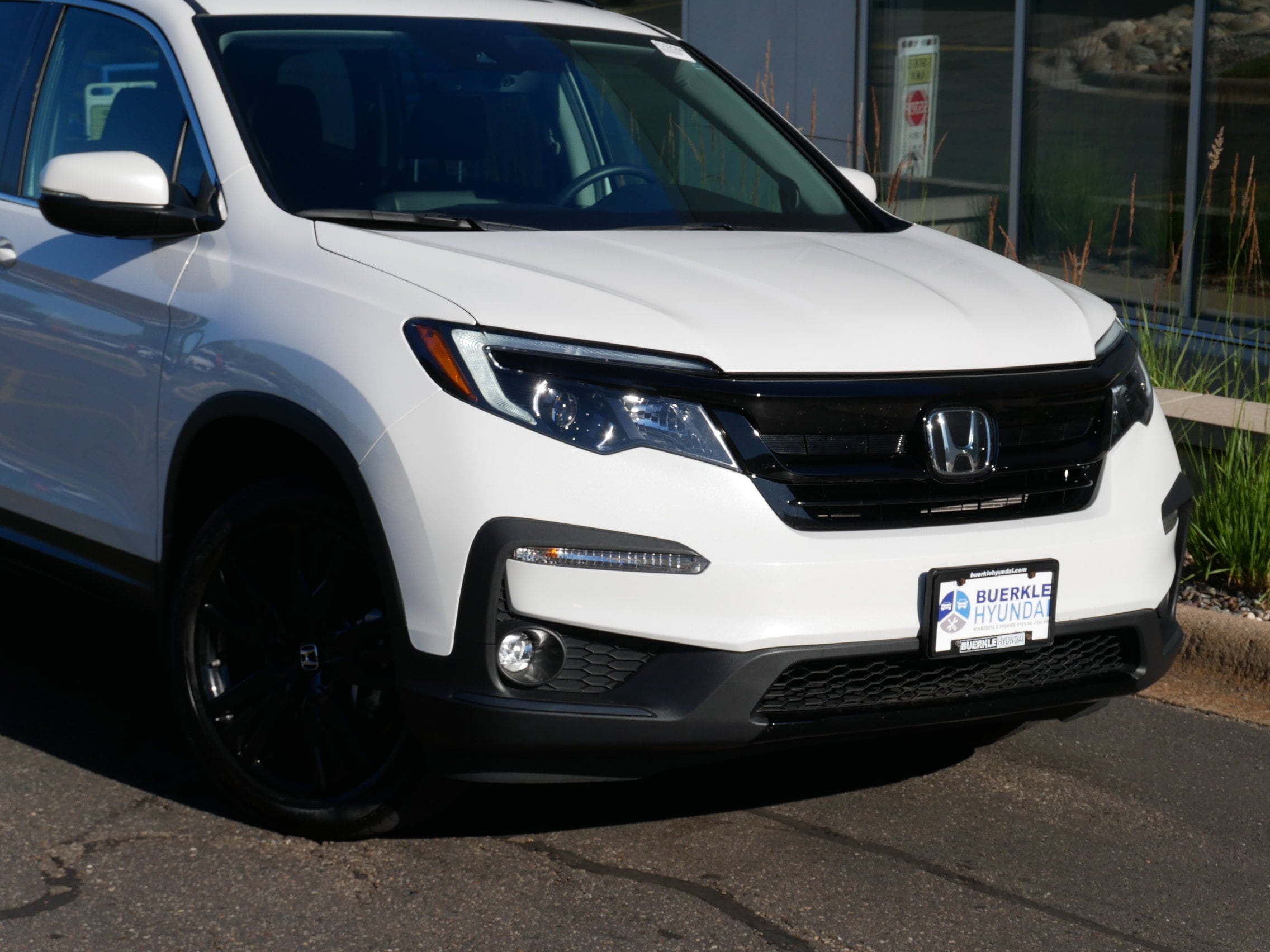 Used 2022 Honda Pilot SE with VIN 5FNYF6H25NB082018 for sale in Saint Paul, Minnesota