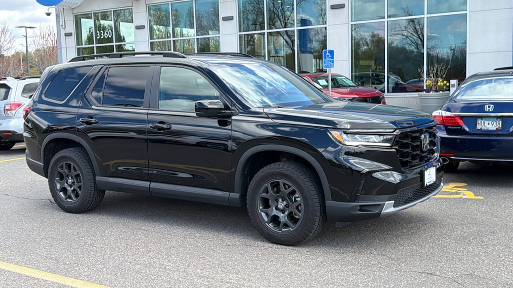 Certified 2025 Honda Pilot TrailSport SUV