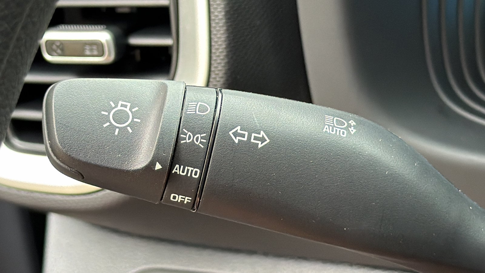 2025 Hyundai Venue SE - Photo 23