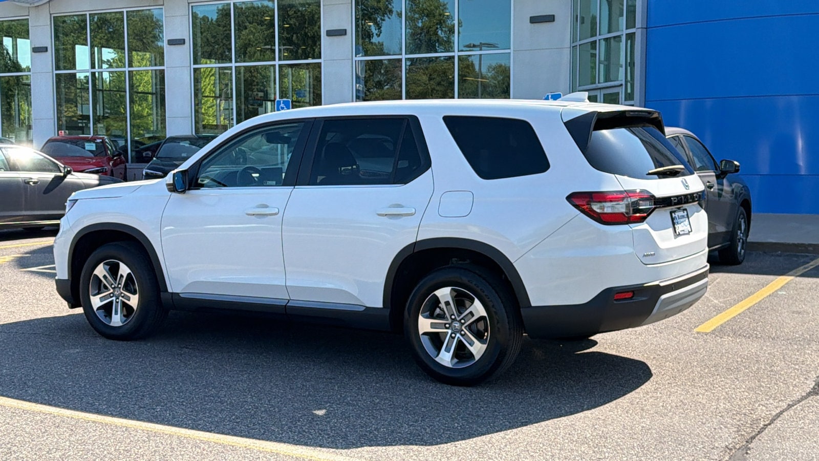 2023 Honda Pilot EX-L - Photo 9