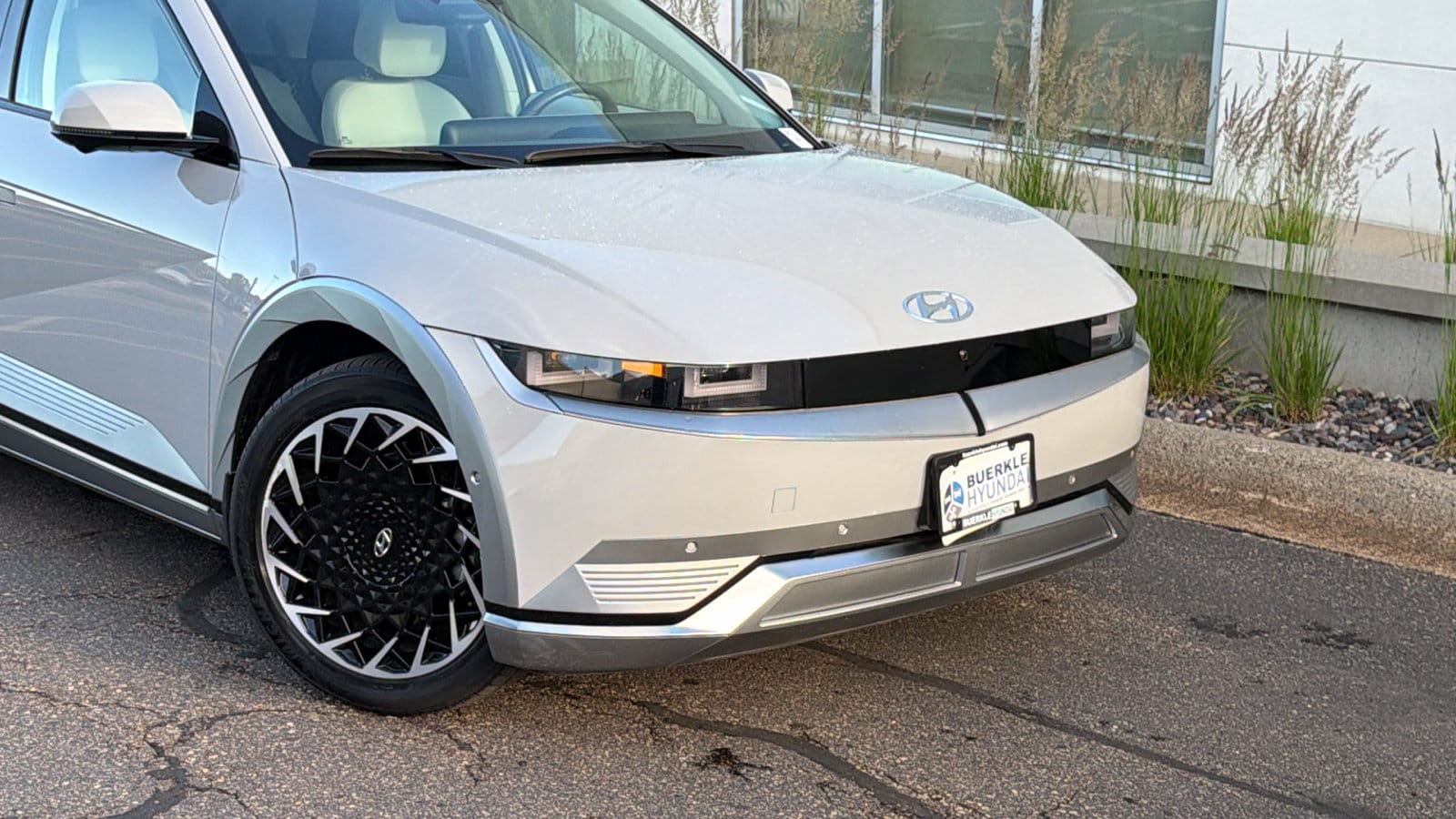 Certified 2024 Hyundai IONIQ 5 Limited with VIN KM8KRDDF7RU271840 for sale in Saint Paul, MN