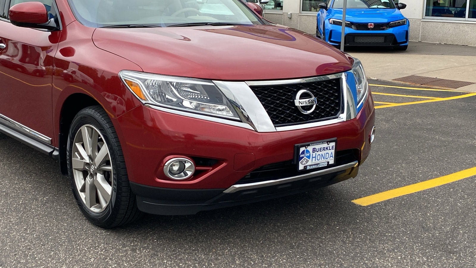 Used 2014 Nissan Pathfinder Platinum with VIN 5N1AR2MM8EC606585 for sale in Saint Paul, Minnesota