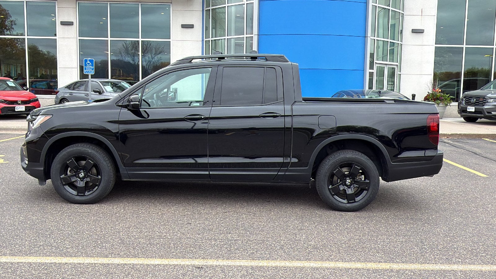 2025 Honda Ridgeline Black Edition - Photo 10