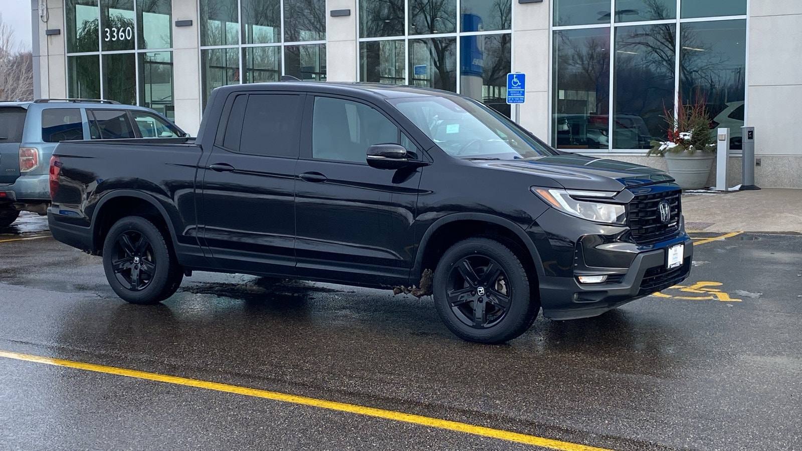 2023 Honda Ridgeline Black Edition's photo