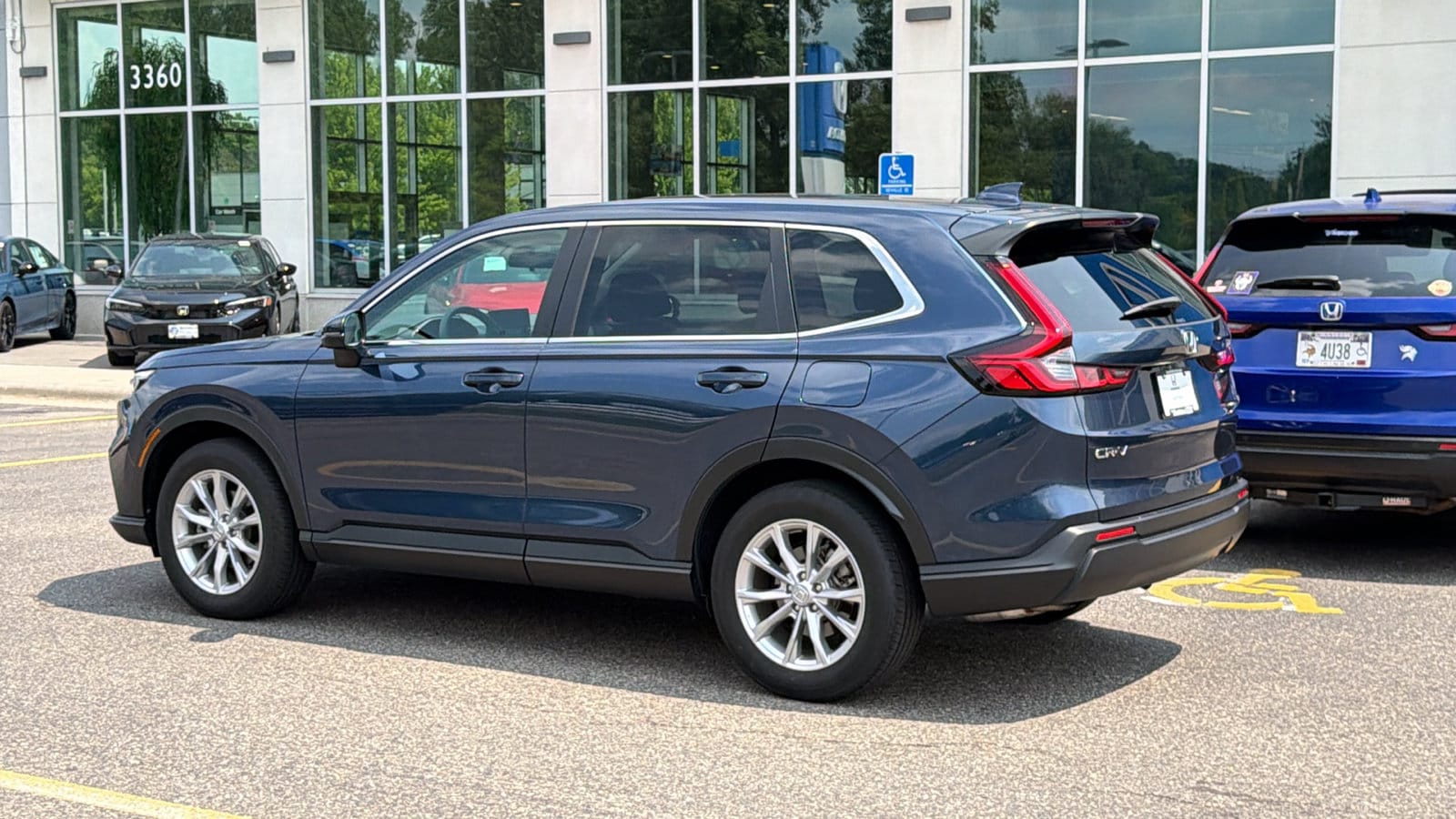 2025 Honda CR-V EX - Photo 9