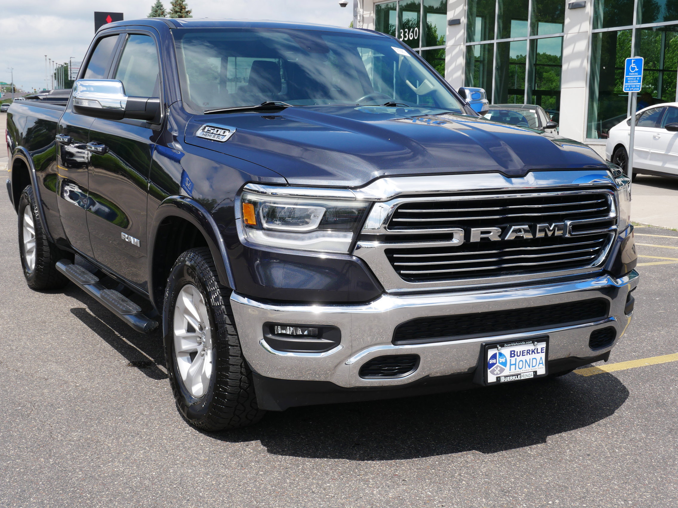 Used 2020 RAM Ram 1500 Pickup Laramie with VIN 1C6SRFDT8LN271179 for sale in Saint Paul, Minnesota