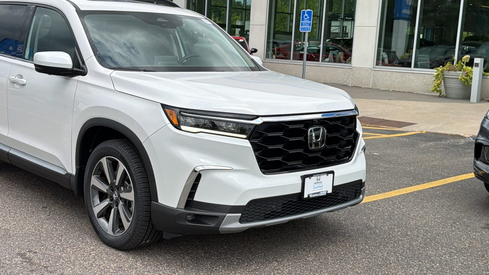 Certified 2023 Honda Pilot Elite with VIN 5FNYG1H84PB053939 for sale in Saint Paul, Minnesota