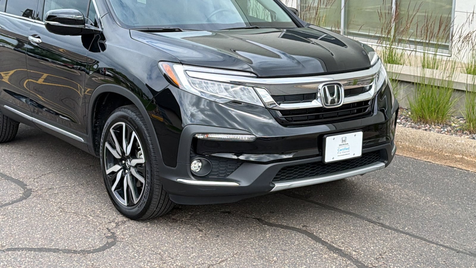 Certified 2022 Honda Pilot Elite with VIN 5FNYF6H00NB030083 for sale in Saint Paul, Minnesota