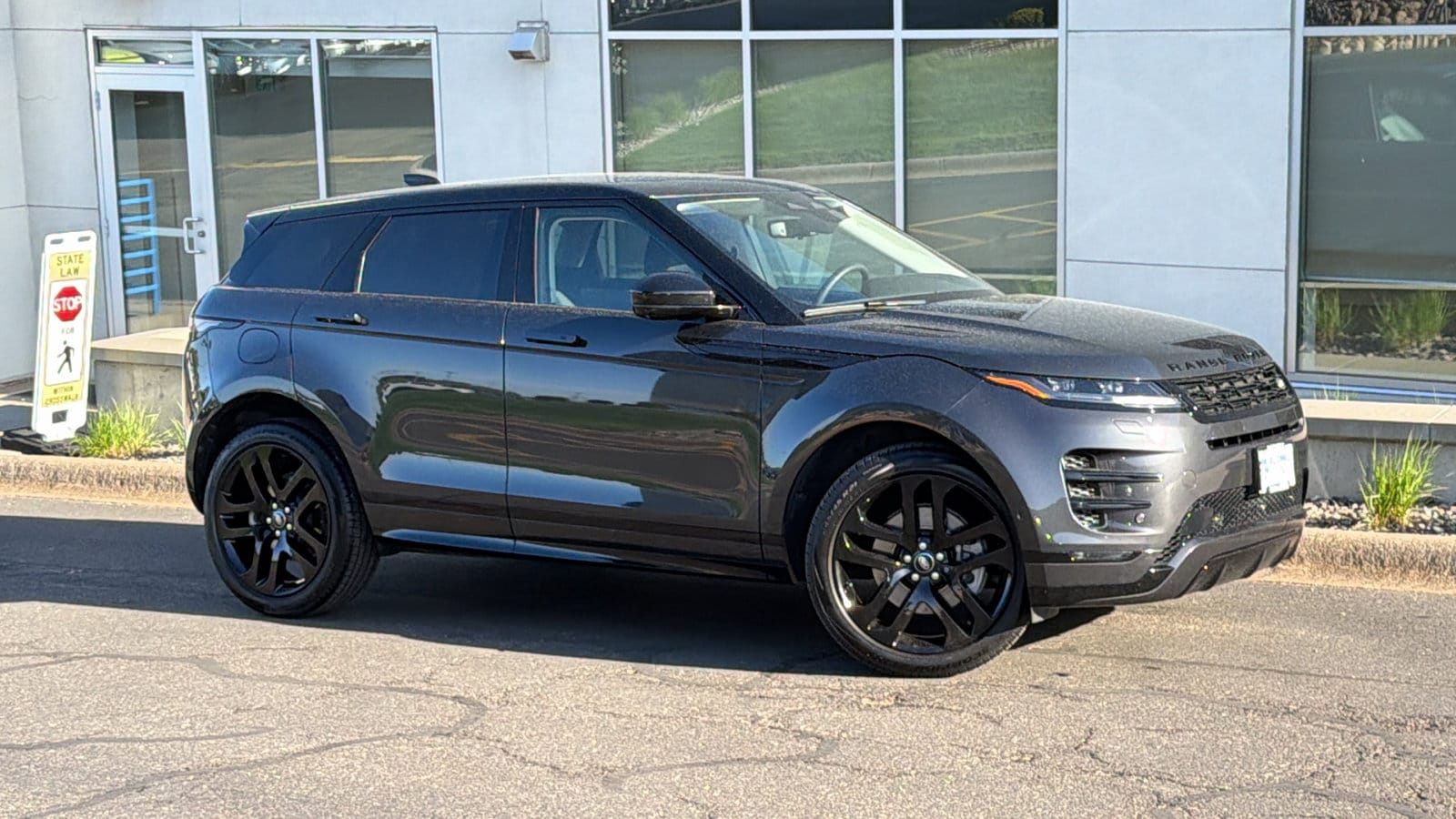 2024 Land Rover Range Rover Evoque Dynamic SE's photo