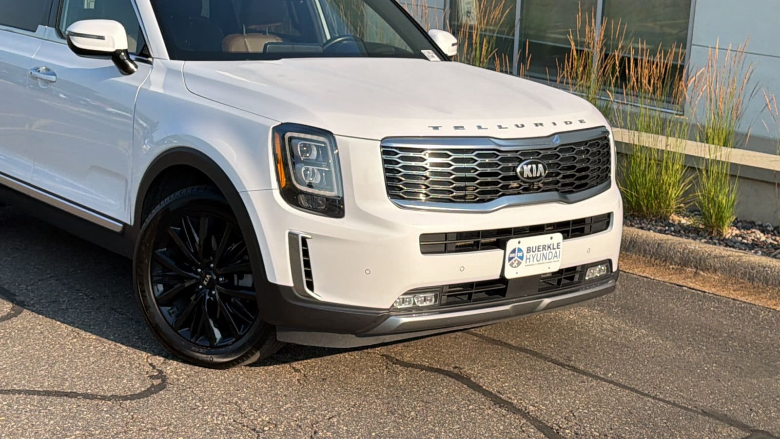 Used 2021 Kia Telluride SX with VIN 5XYP5DHC3MG177745 for sale in Saint Paul, Minnesota