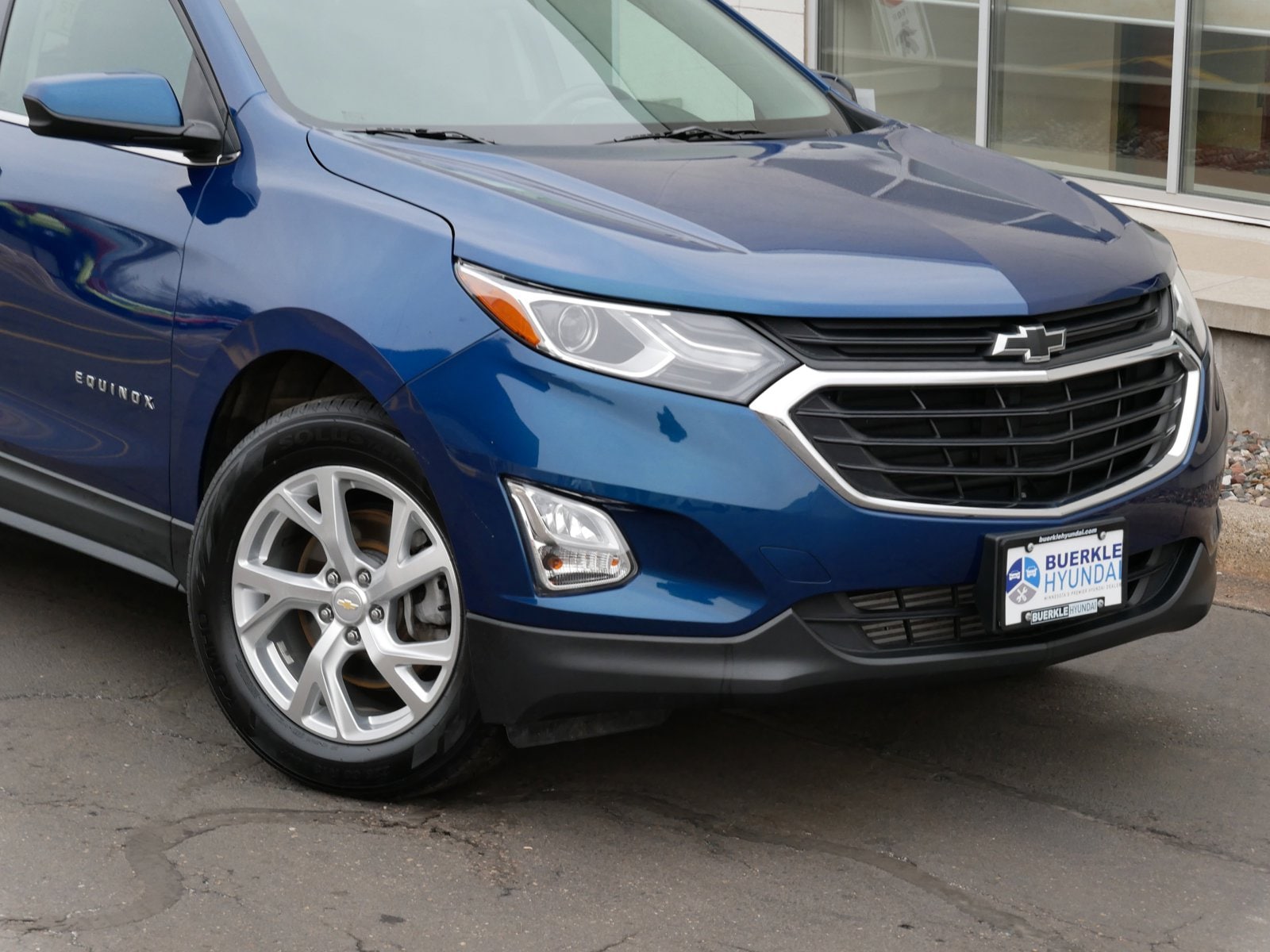 Used 2020 Chevrolet Equinox LT with VIN 2GNAXVEX6L6186150 for sale in Saint Paul, Minnesota