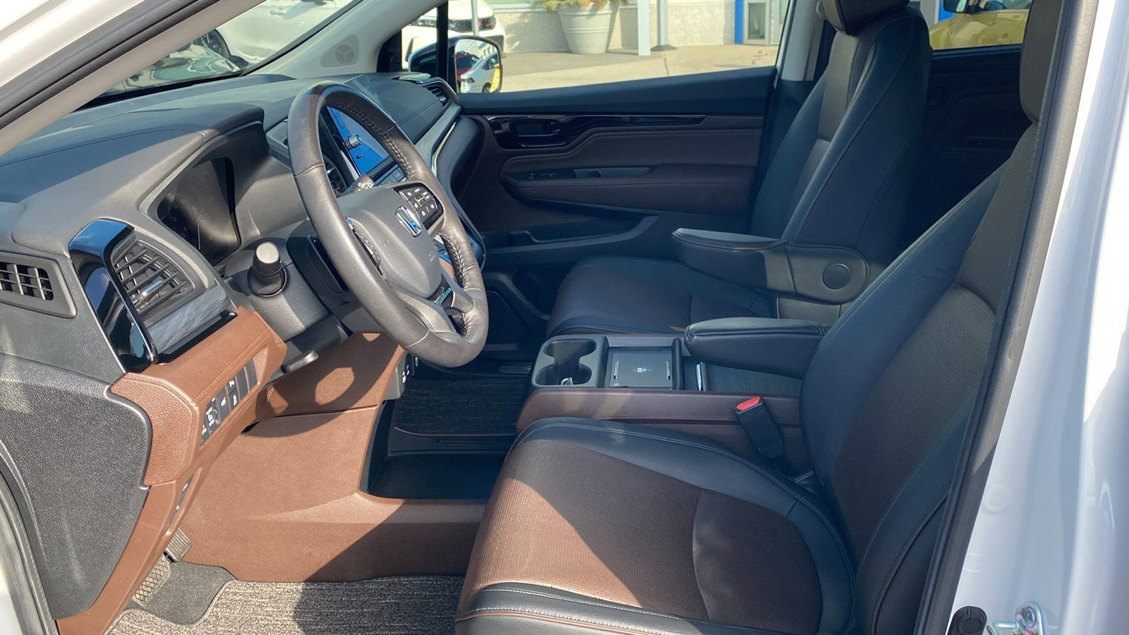 2025 Honda Odyssey Elite - Photo 13