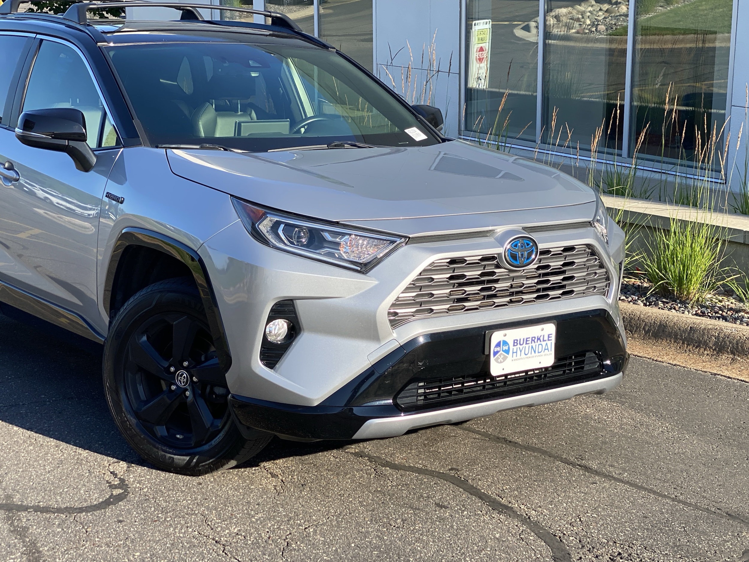 Used 2019 Toyota RAV4 XSE with VIN JTMEWRFV0KJ020418 for sale in Saint Paul, Minnesota