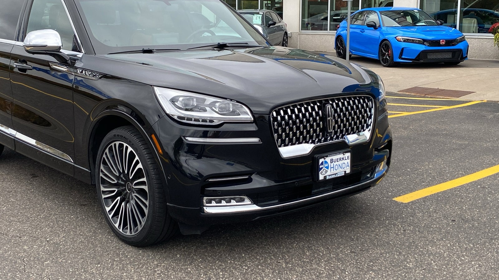 Used 2022 Lincoln Aviator Black Label with VIN 5LM5J9XCXNGL20988 for sale in Saint Paul, Minnesota