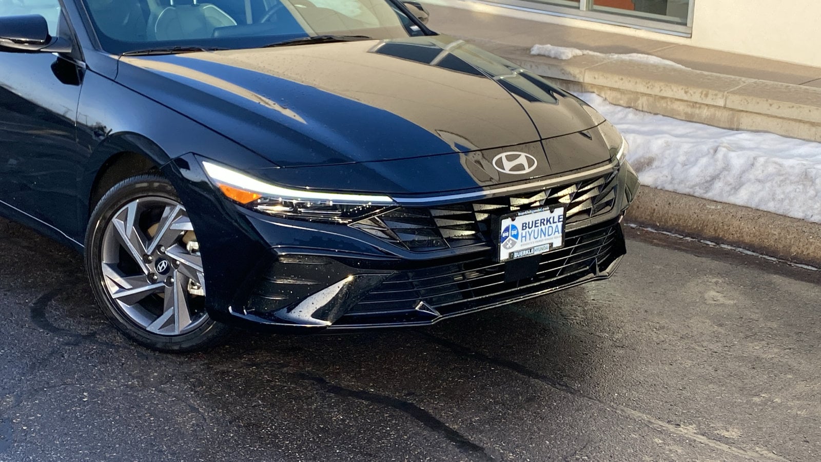 Certified 2025 Hyundai Elantra Limited with VIN KMHLN4DJ8SU129877 for sale in Saint Paul, Minnesota