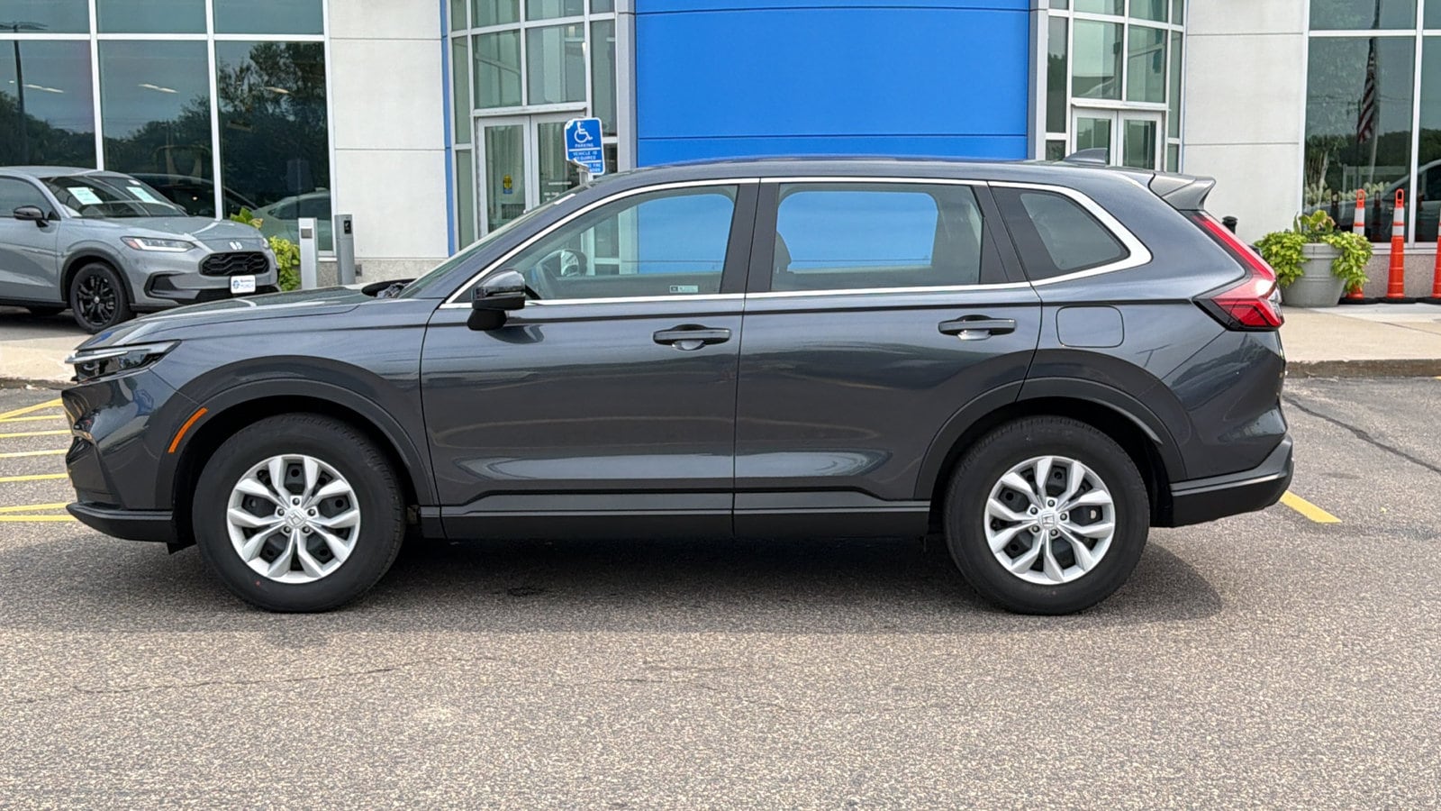 2024 Honda CR-V LX - Photo 10