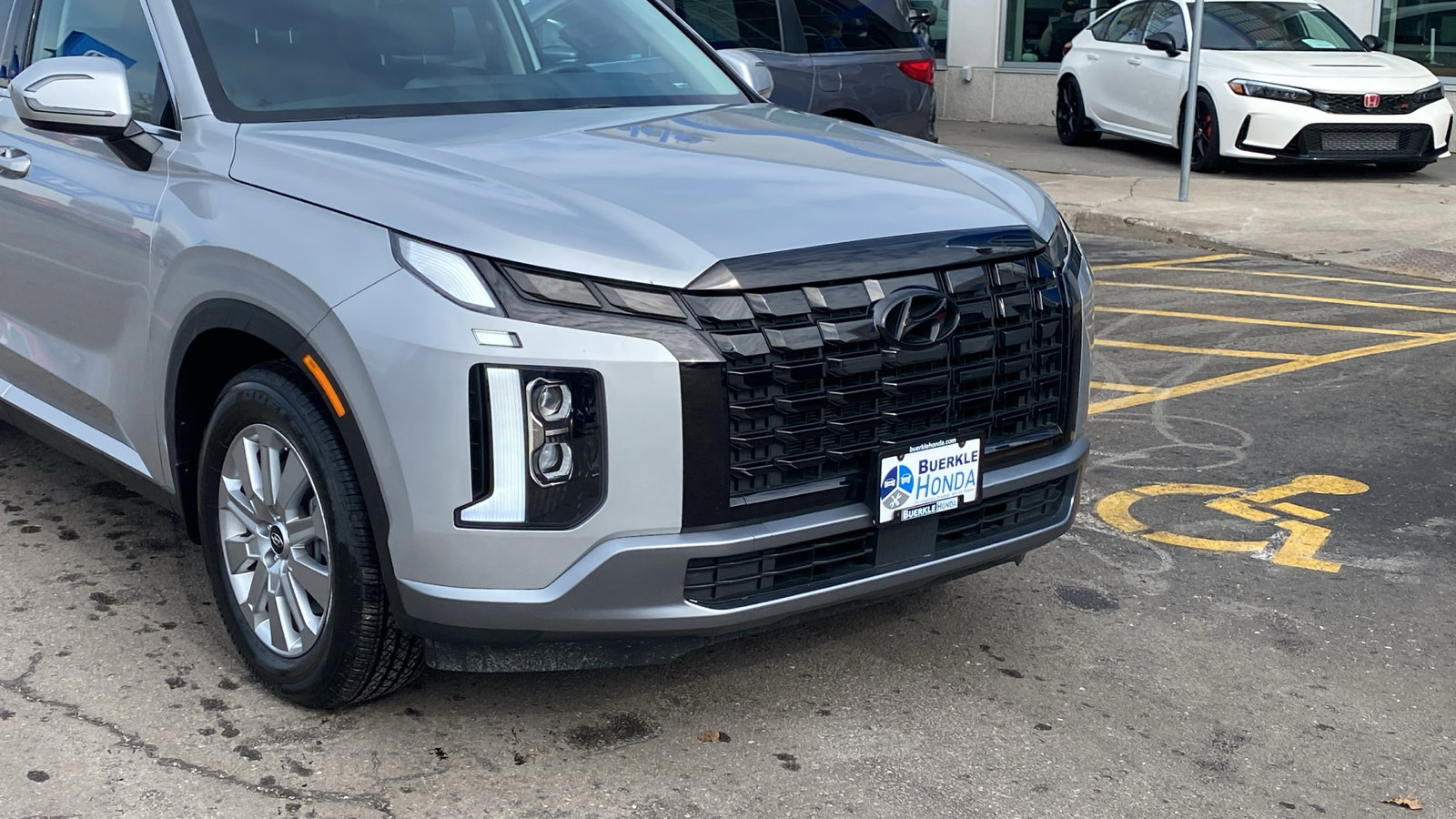 Used 2023 Hyundai Palisade SEL with VIN KM8R2DGE0PU581122 for sale in Saint Paul, Minnesota