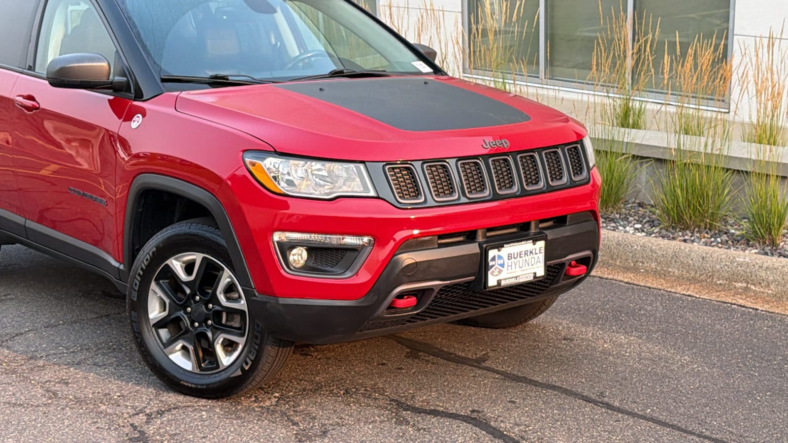 Used 2018 Jeep Compass Trailhawk with VIN 3C4NJDDB4JT210577 for sale in Saint Paul, Minnesota