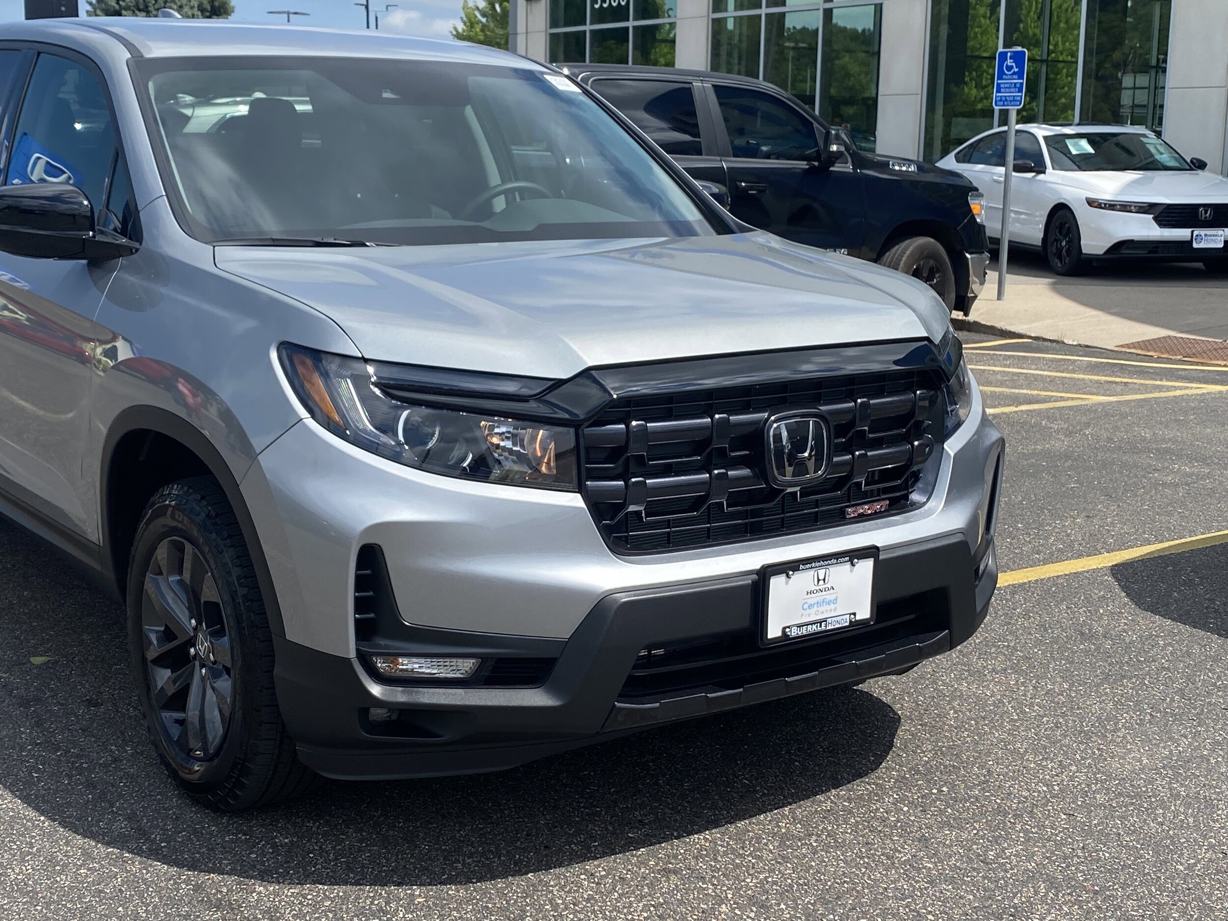 2025 Honda Ridgeline Sport photo 3