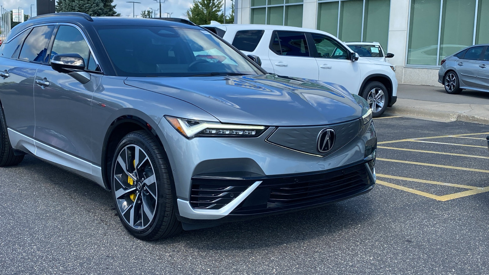 Used 2024 Acura ZDX Type S with VIN 4W5XHPRL0RZ511698 for sale in Saint Paul, Minnesota
