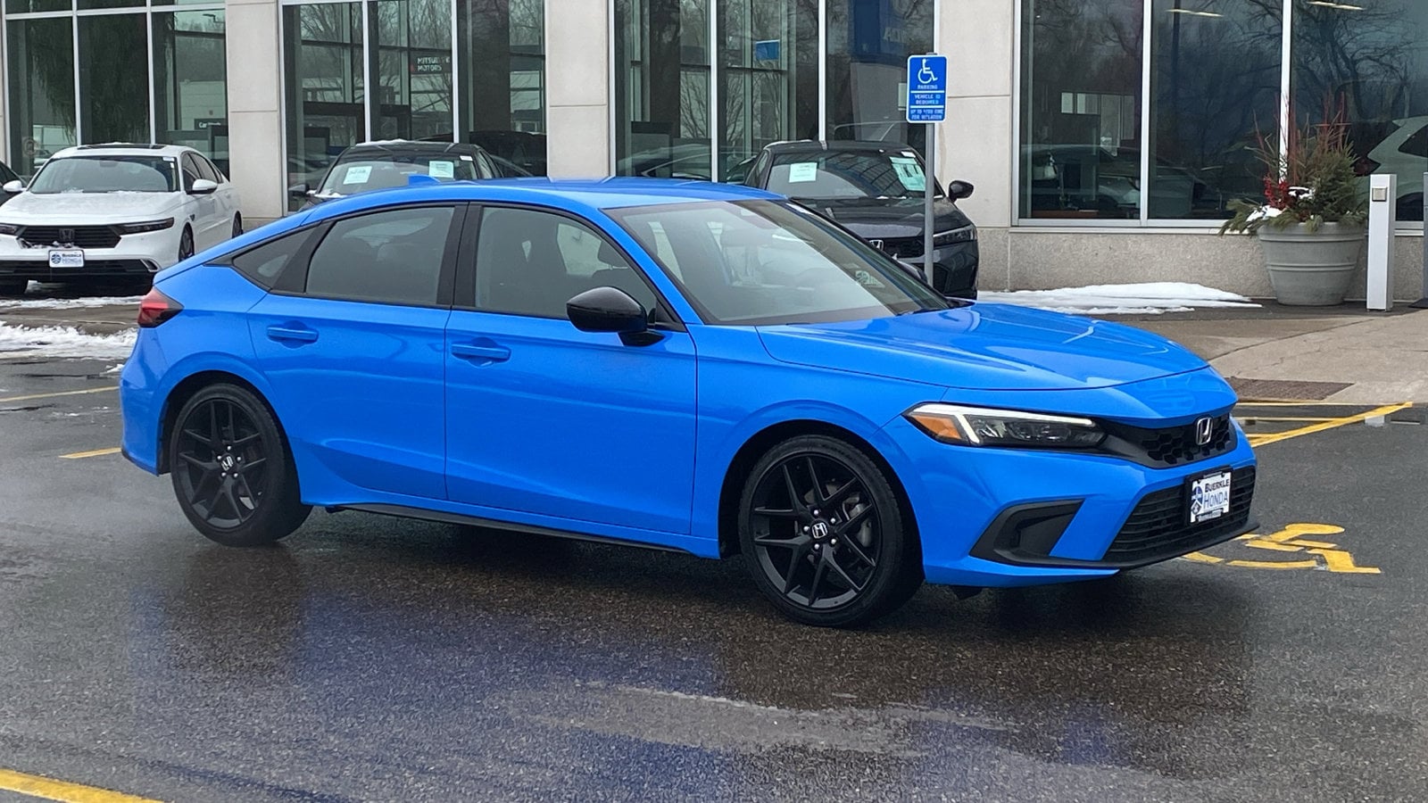 2024 Honda Civic Hatchback Sport's photo