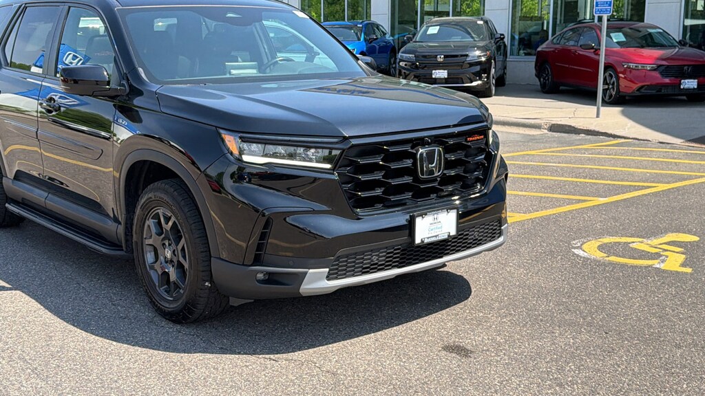 Certified 2025 Honda Pilot TrailSport SUV