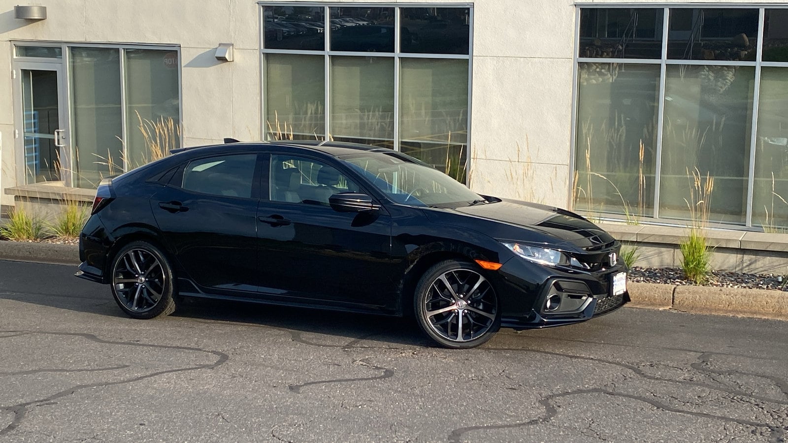 2021 Honda Civic Hatchback Sport's photo