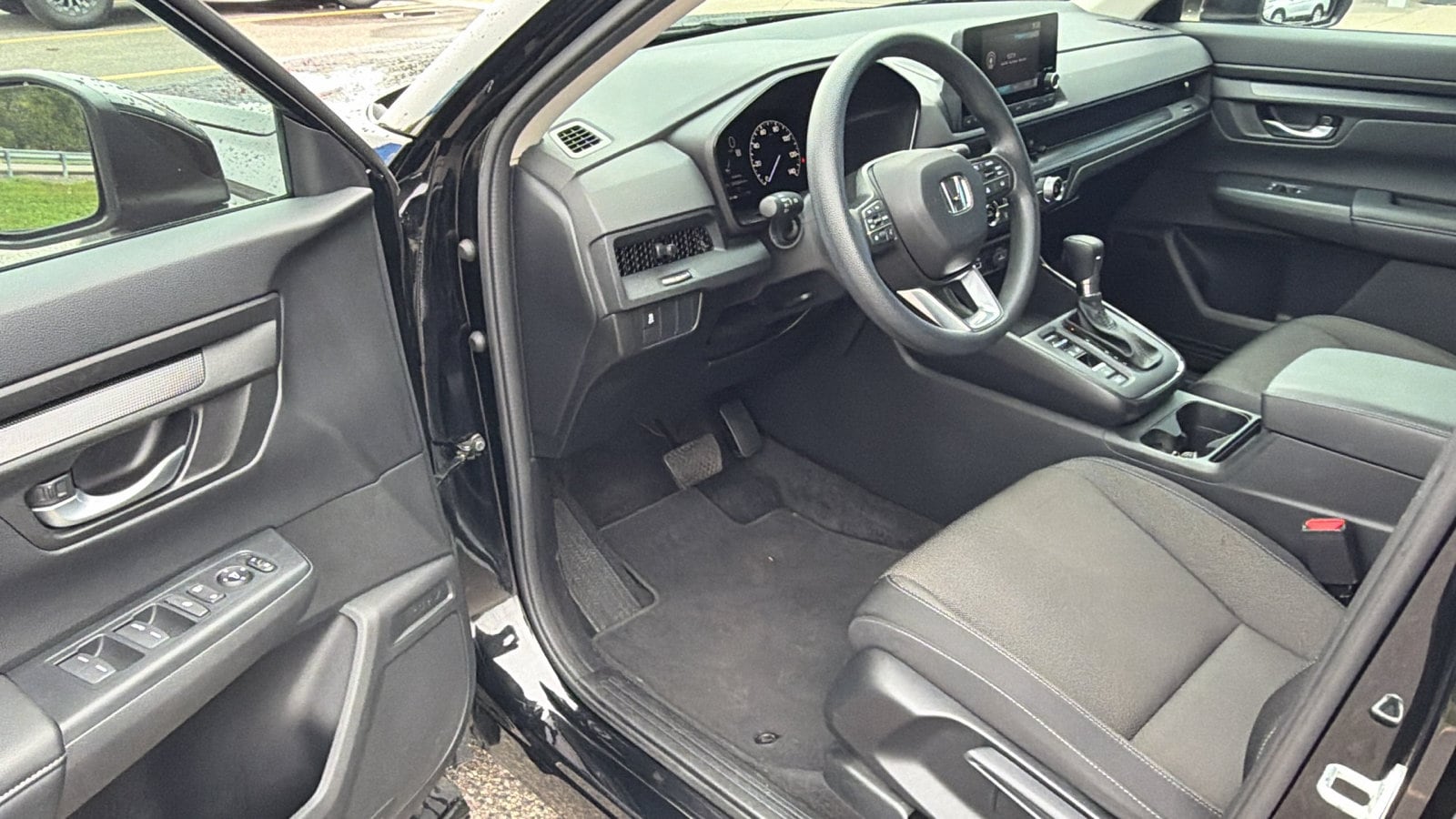 2024 Honda CR-V LX - Photo 11