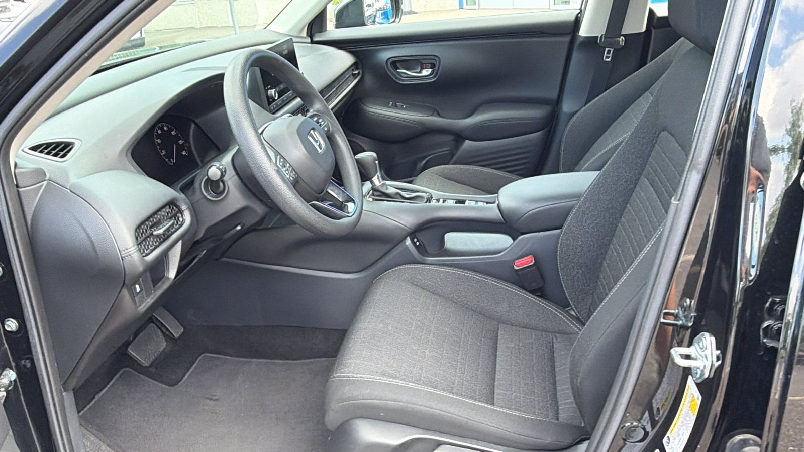 2025 Honda HR-V LX - Photo 13