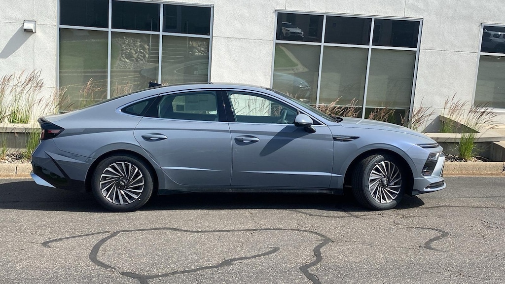 New 2026 Hyundai Sonata Hybrid SEL Sedan