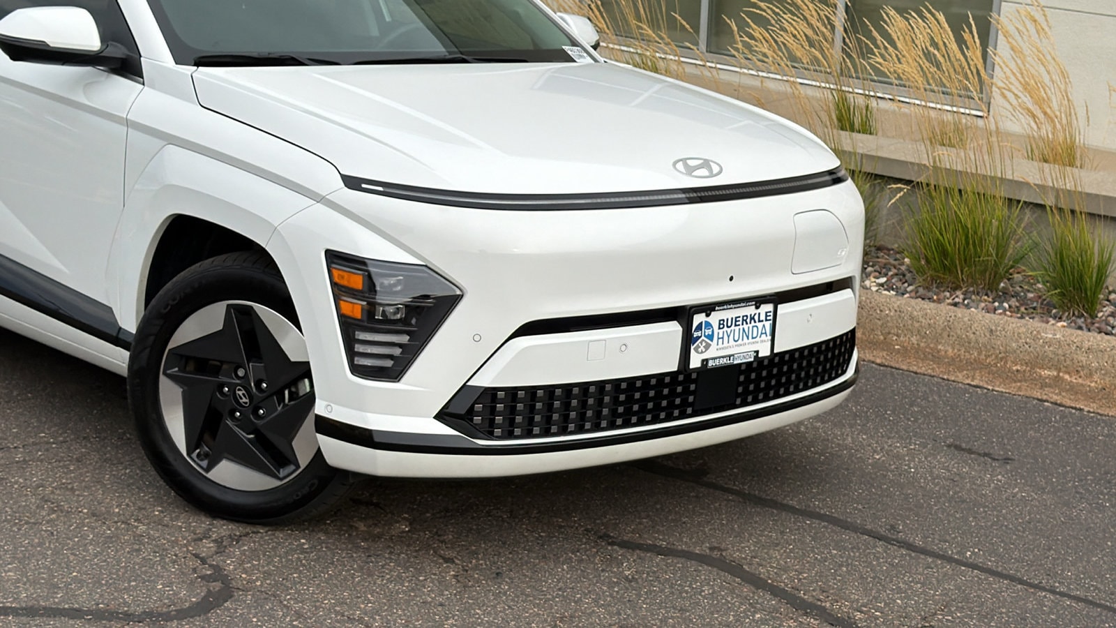 Certified 2025 Hyundai Kona EV Limited with VIN KM8HE3A66SU018437 for sale in Saint Paul, Minnesota