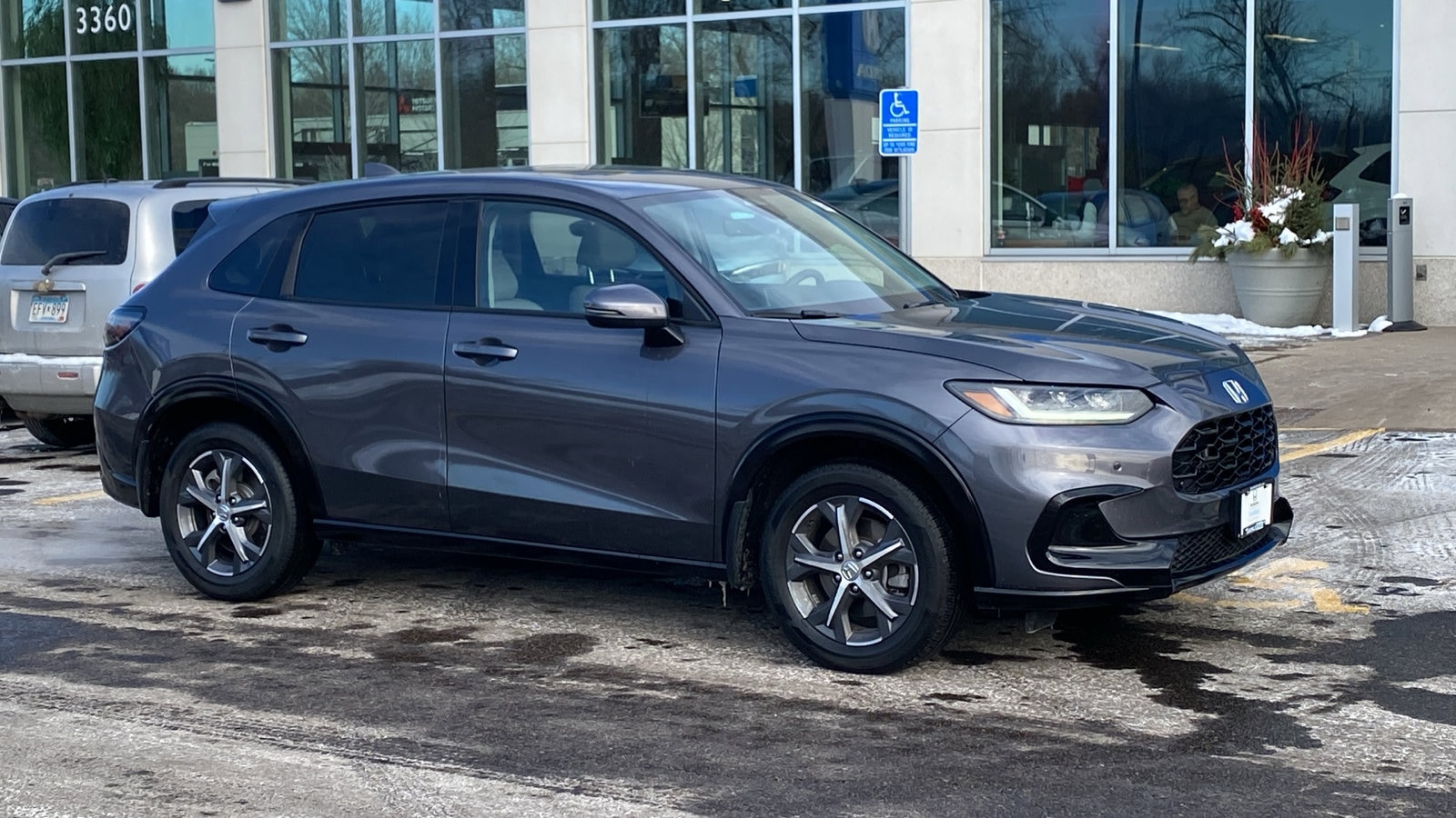 2024 Honda HR-V EX-L's photo