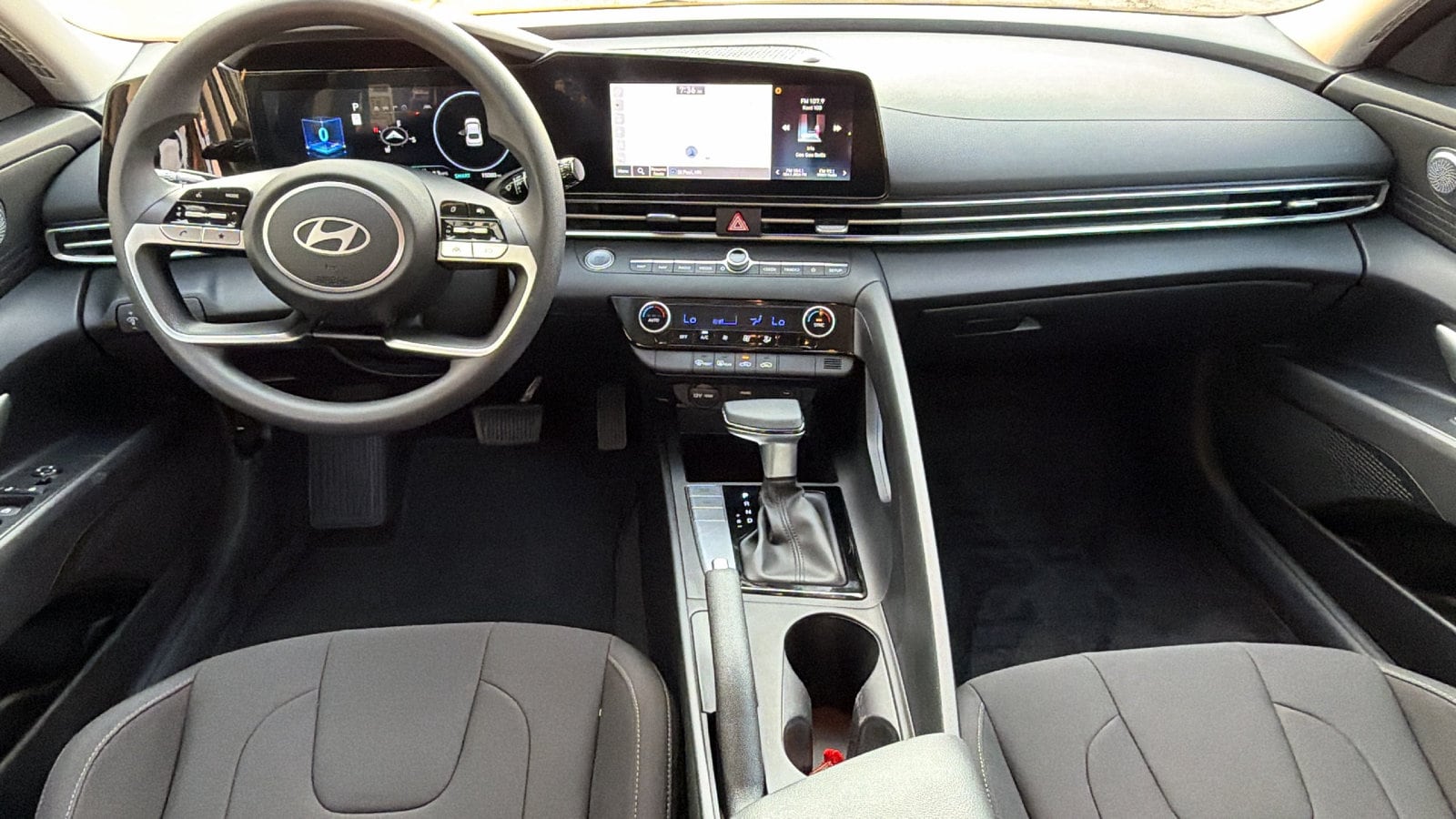 2024 Hyundai Elantra SEL - Photo 15